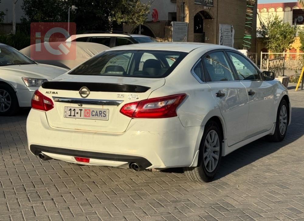نيسان ألتيما